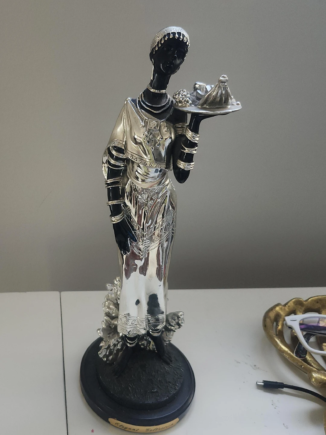 Elegant Silverware Statue thumbnail