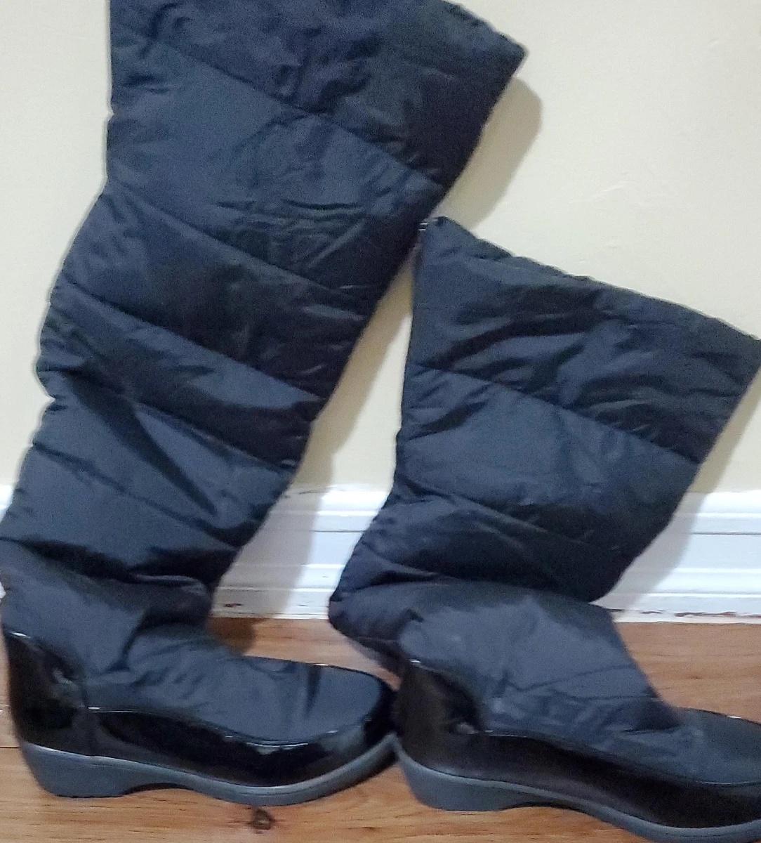 Black Winter Snow Boots