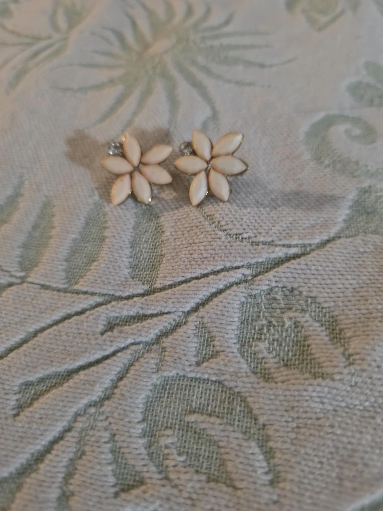 Flower Design Earrings