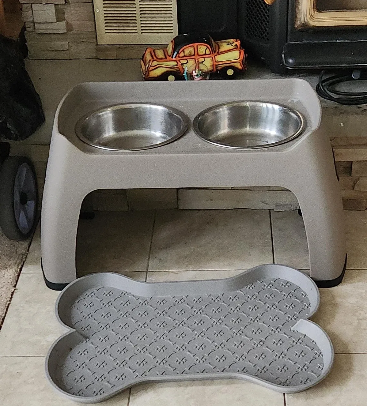 Top Paw Elevated Double Diner with Bone Mat(ONLY PICK Up)