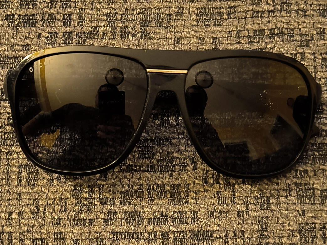 Gucci Black Sunglasses thumbnail