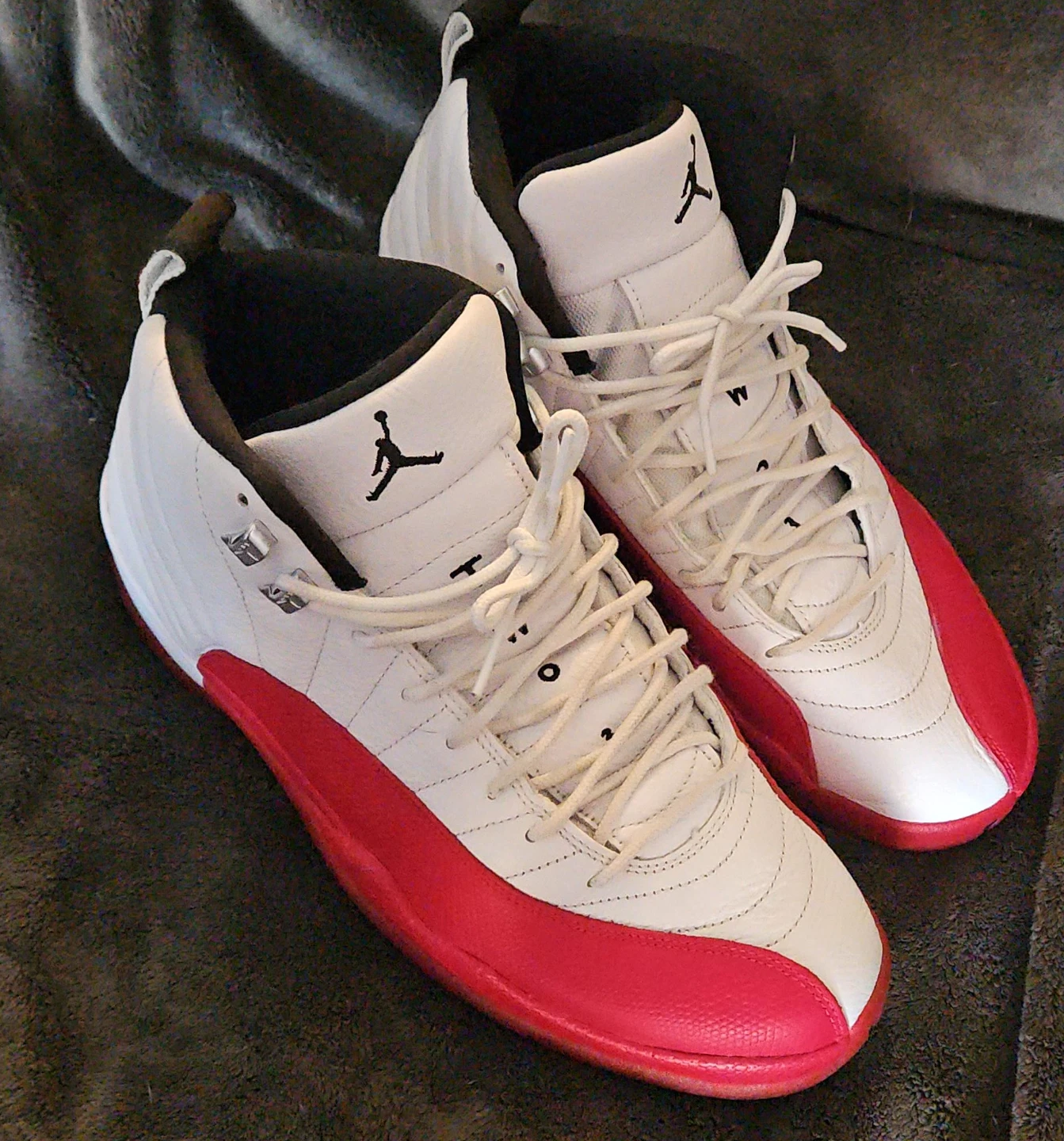 Air Jordan 12 Retro, Size 12 thumbnail