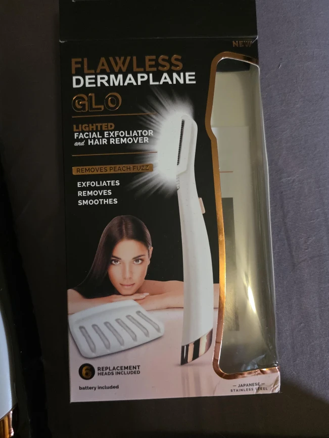 New Flawless Dermaplane Glo Facial Exfoliator