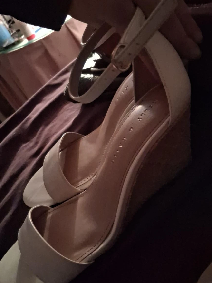 Kelly & Katie Wedge Sandals - Size 8½