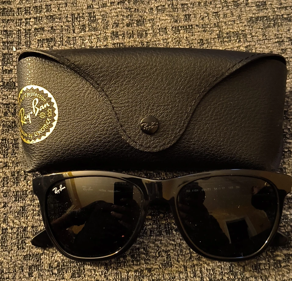 Ray-Ban Sunglasses with Case