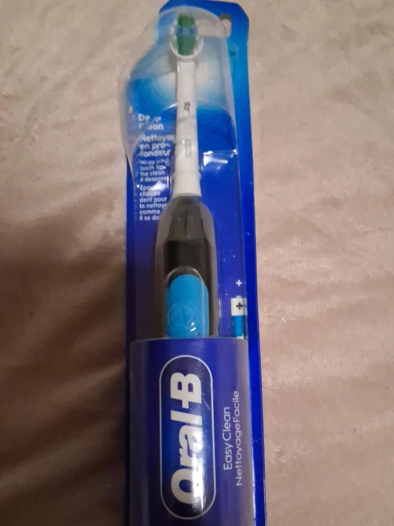 Brand new! Oral-B Easy Clean Electric Toothbrush