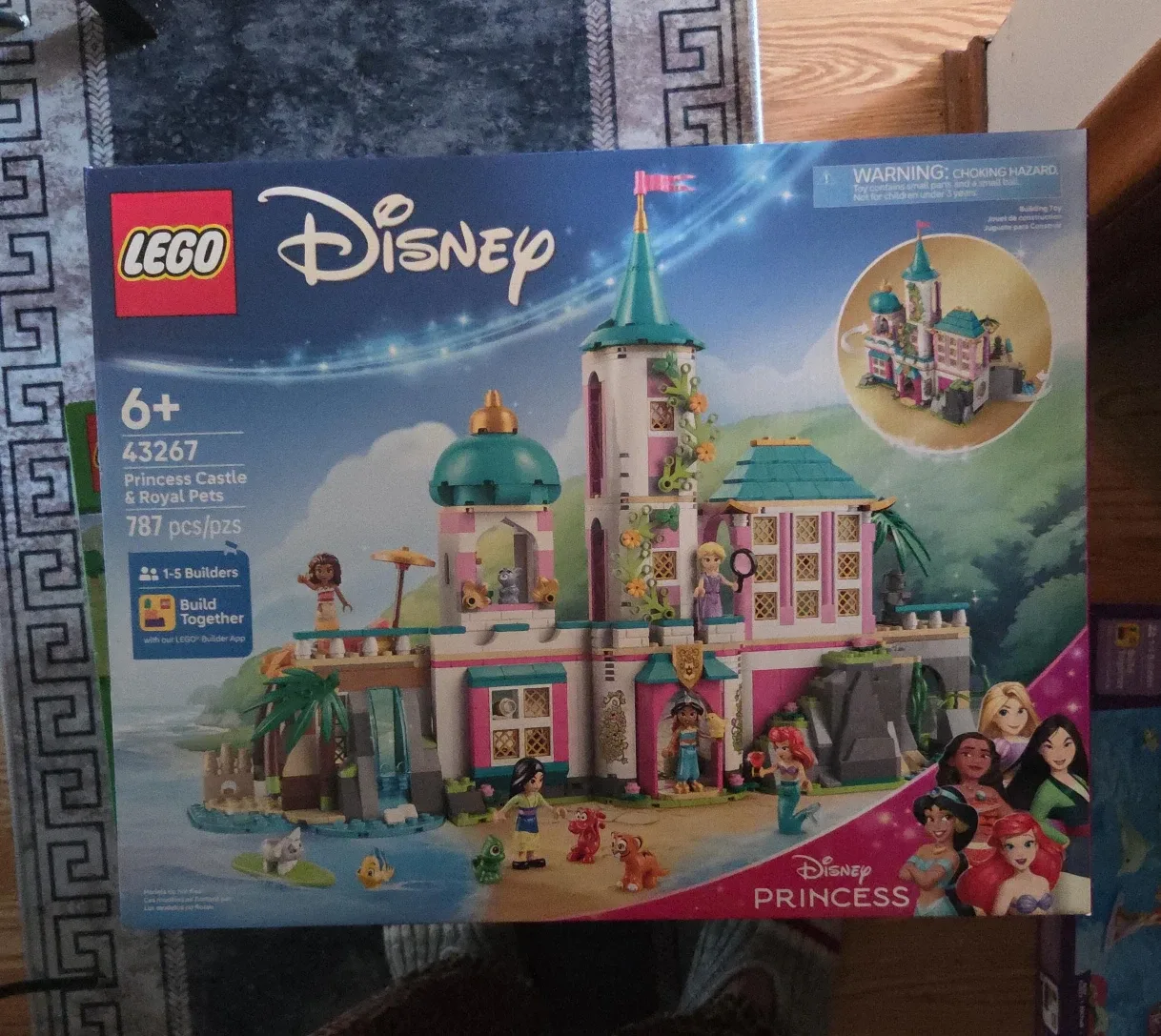 LEGO Friends Family Vacation Beach Resort 42623