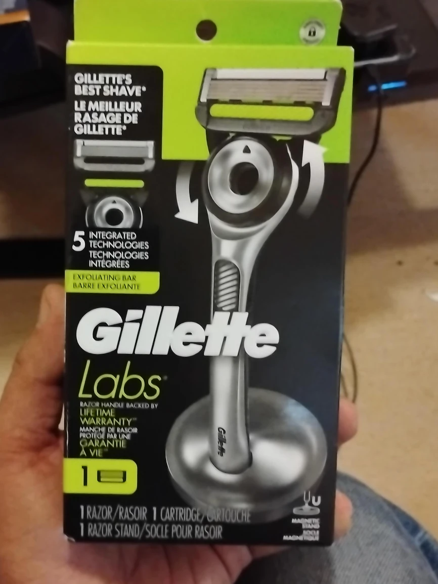 Gillette Labs Razor with Magnetic Stand - New!