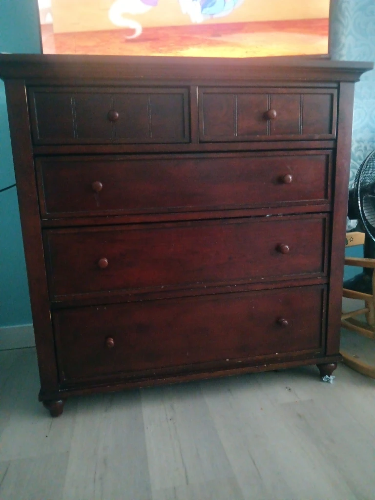 Wooden 5-Drawer Dresser
