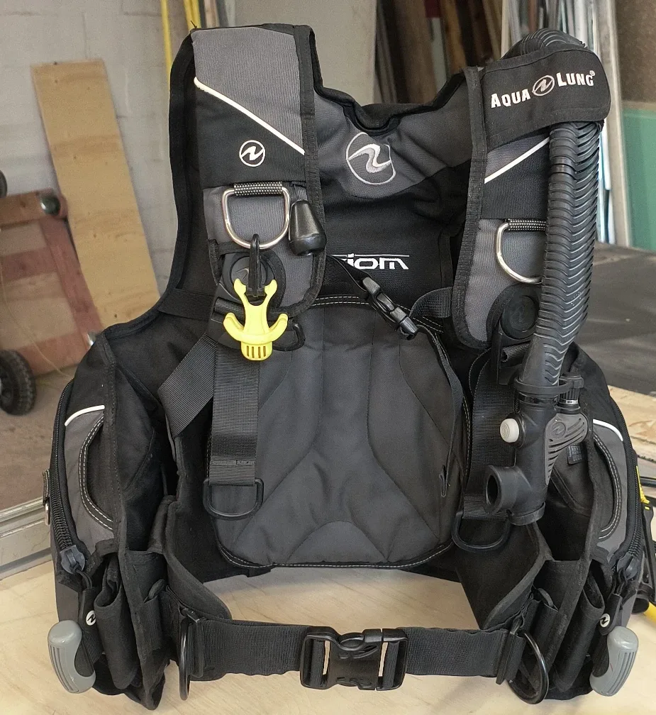 Aqua Lung Axiom i3 BCD - Dive Gear