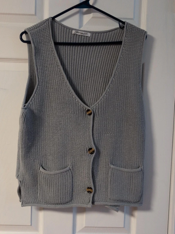 Foreverfolle Grey Knit Vest