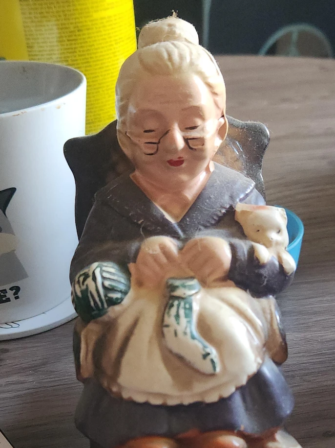 Vintage Ceramic Grandma Figurine - Giftcraft Toronto