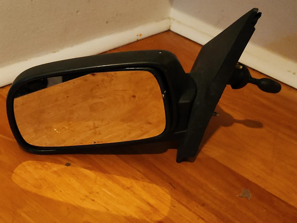 Rétroviseur noir pour auto