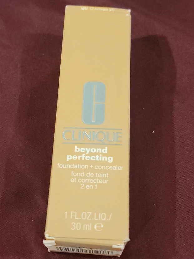 Clinique Beyond Perfecting Foundation + Concealer