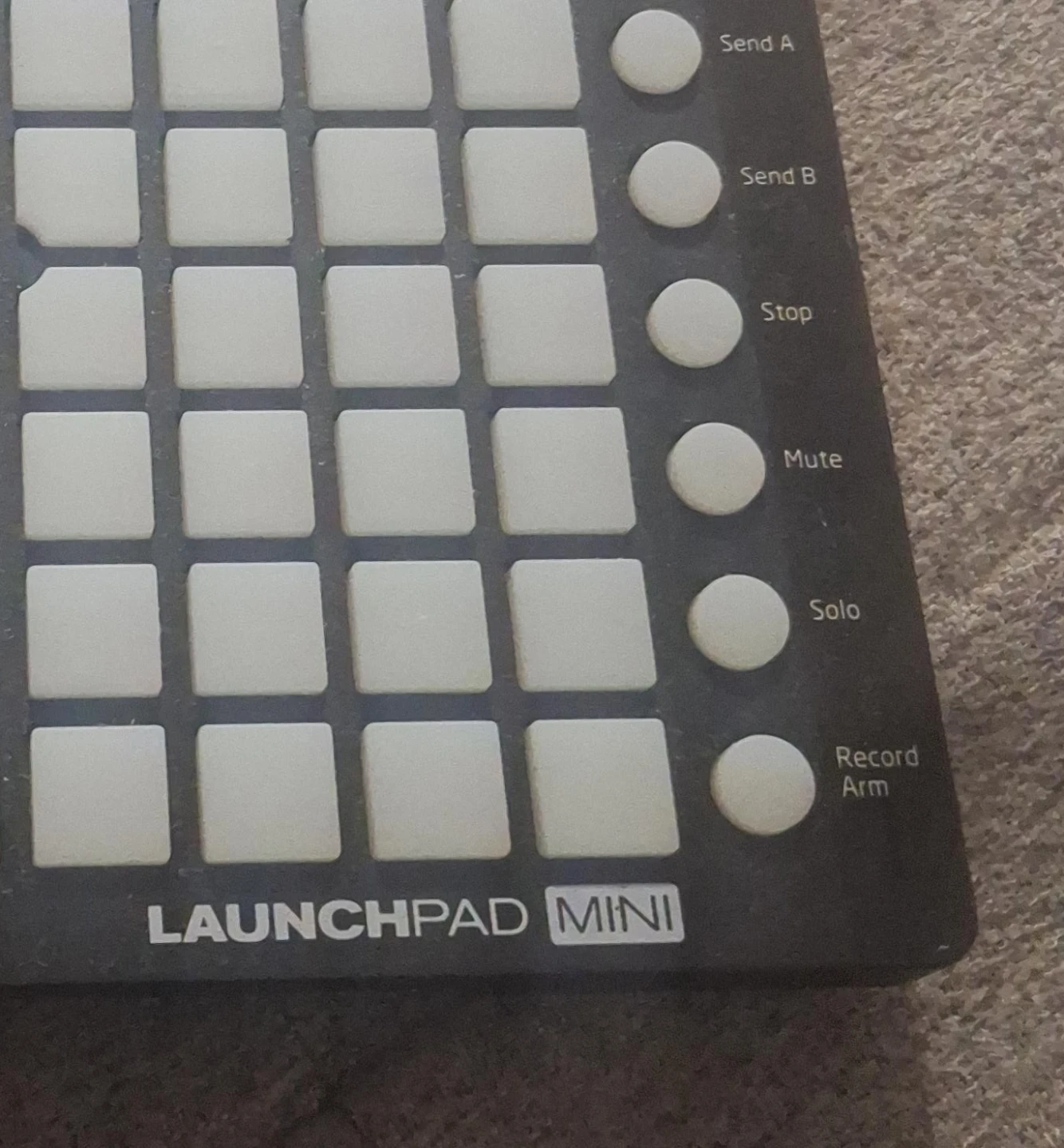 Novation Launchpad Mini image indicator(1)