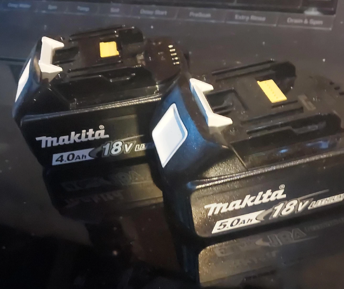 2 Makita 18V 4.0Ah & 5.0Ah Batteries thumbnail