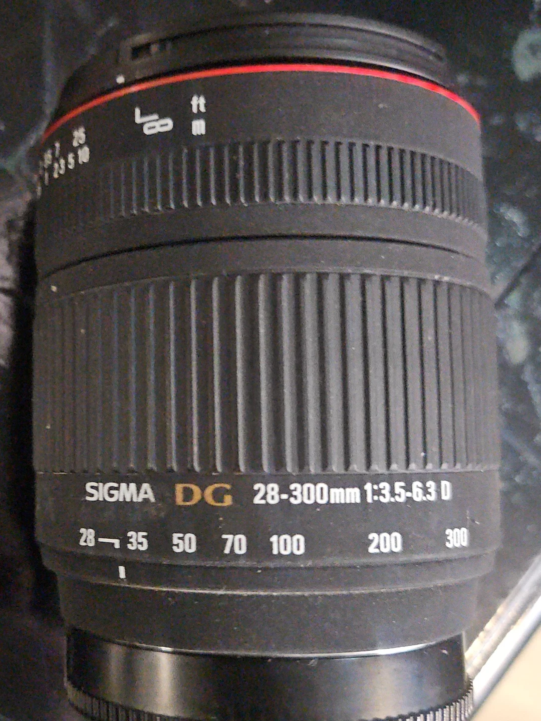 Sigma DG 28-300mm f/3.5-6.3 D Lens thumbnail