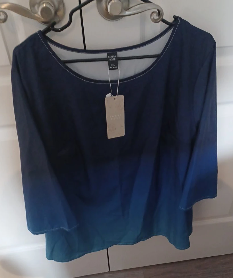 New Emery Rose Ombre Blouse - Size 2XL