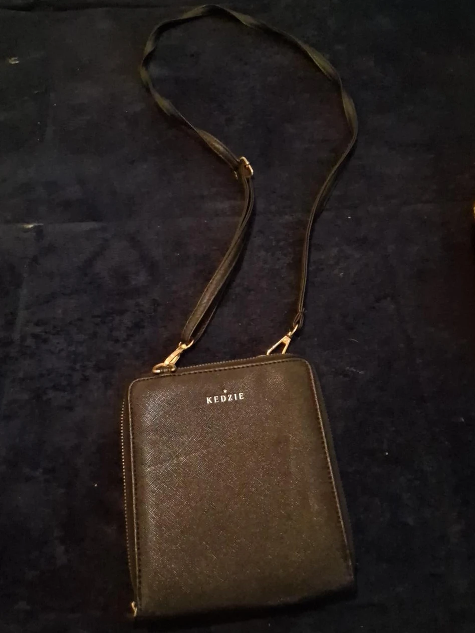 Kedzie Black Crossbody Wallet Bag