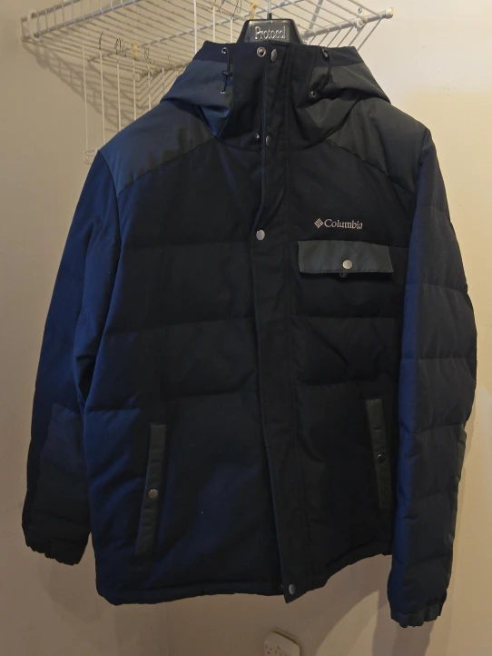 Columbia Puffer Jacket - Size L