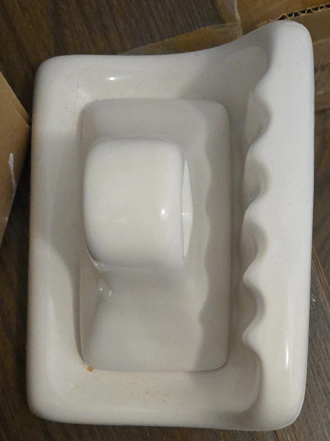 Vintage White Ceramic Bathroom Set image indicator(2)