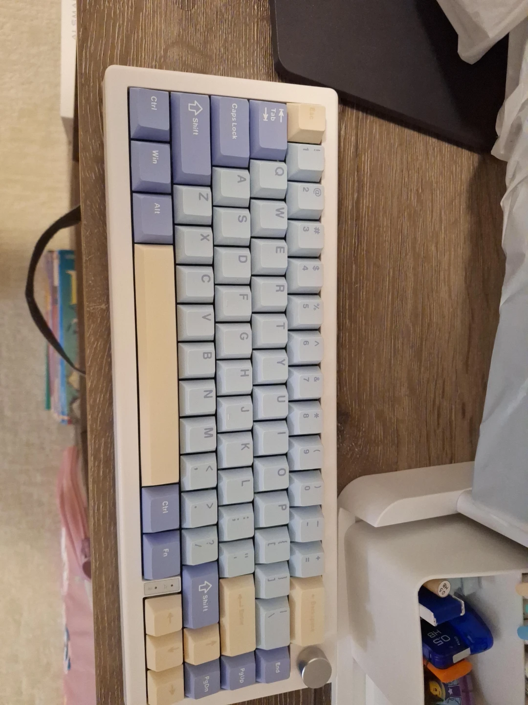 ZUKEA GMK67 Mechanical Keyboard - White