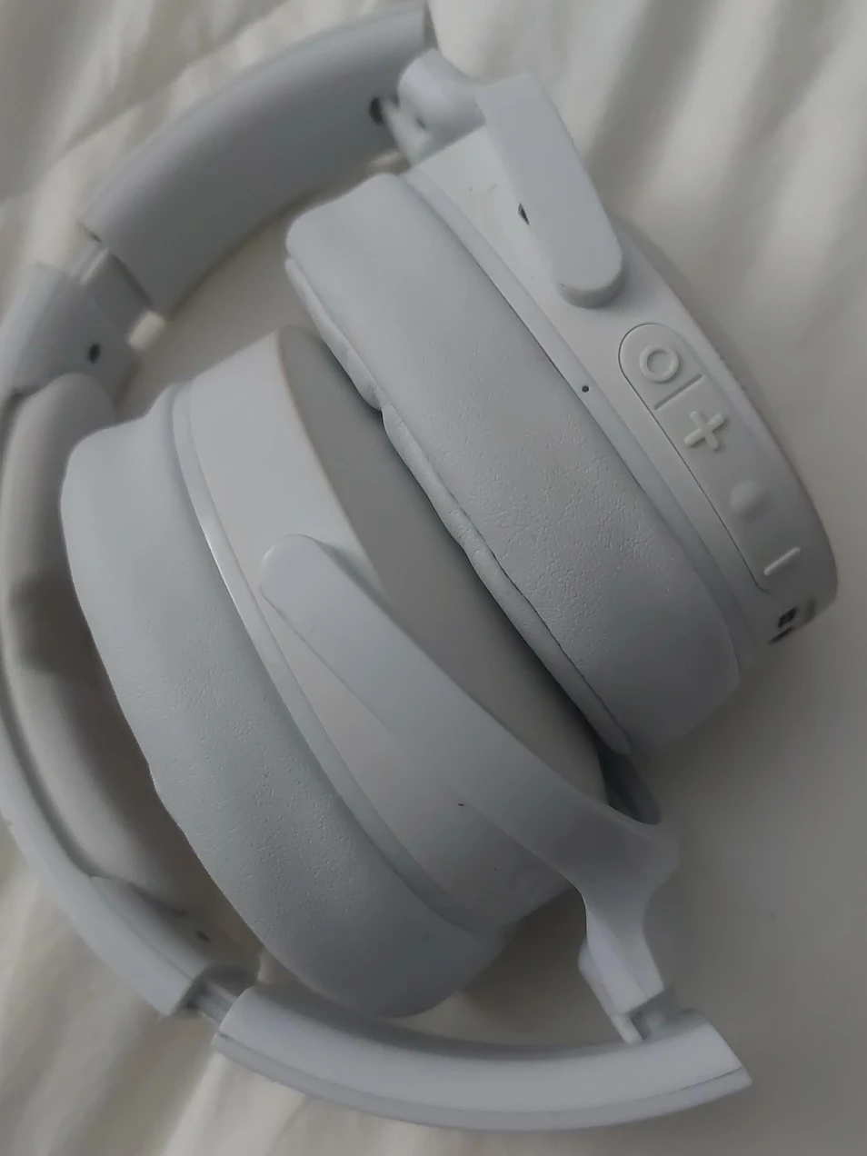 Skull Candy White Wireless Headphones