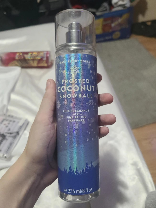 Bath & Body Works Frosted Coconut Snowball Mist