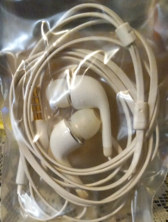 White Earbud Headphones thumbnail
