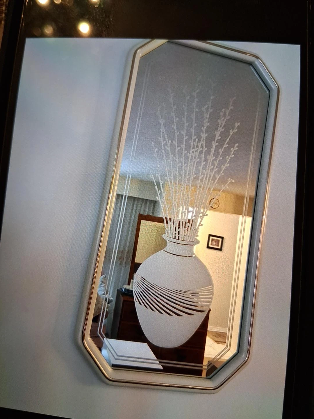 Etched Vase Design Mirror thumbnail