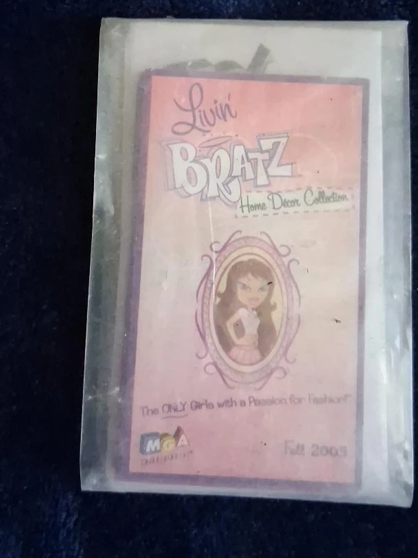 Livin' Bratz Home Decor Collection - Fall 2005 thumbnail
