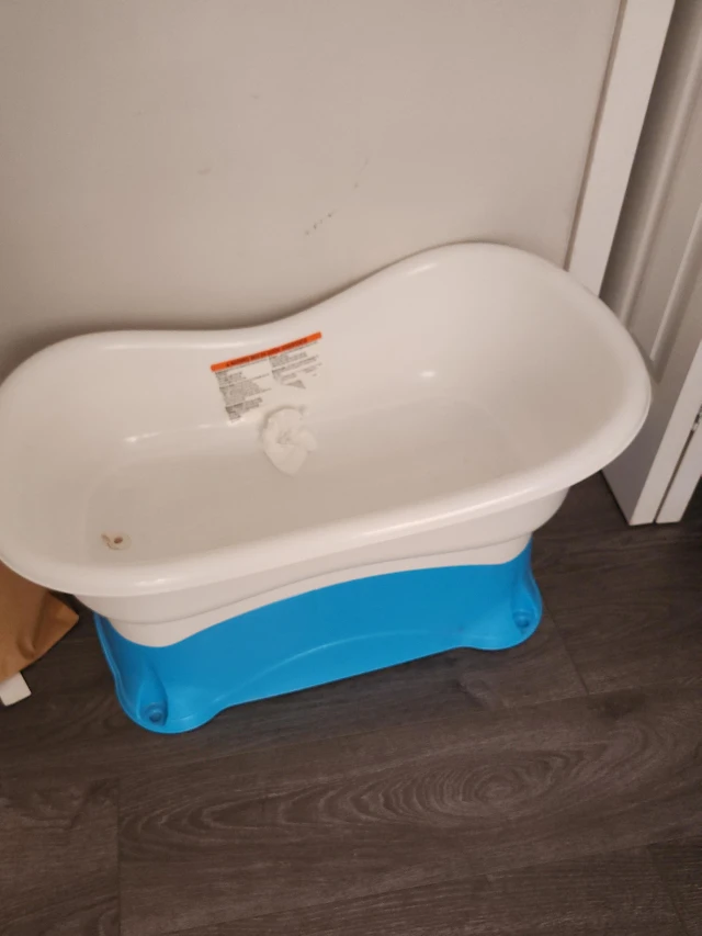 Baby bath tub