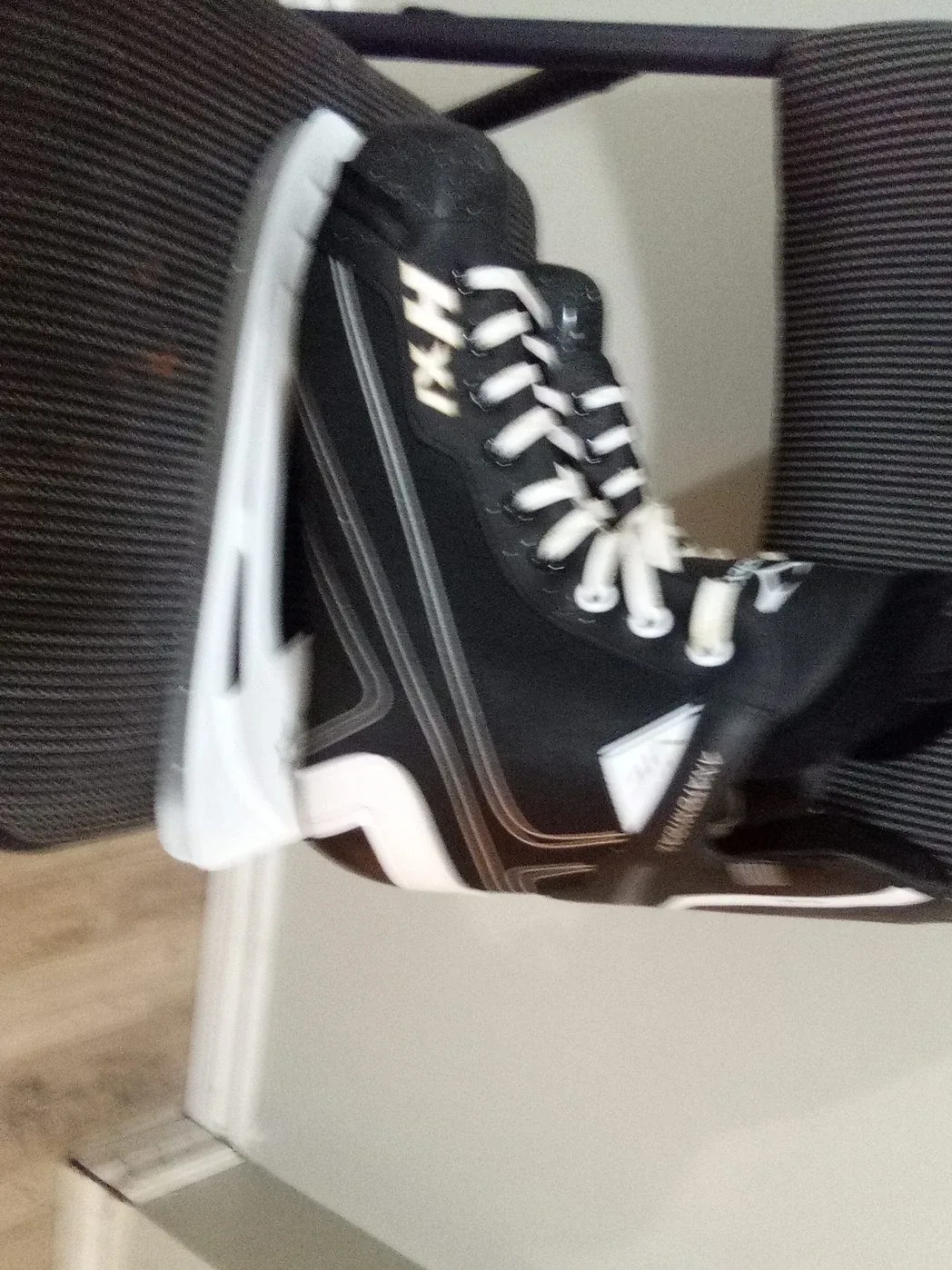 V хоккей HXI Ice Skates