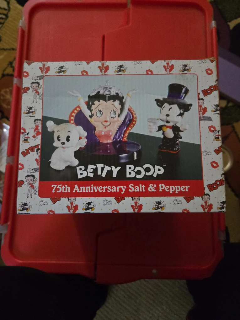 Betty Boop 75th Anniversary Salt & Pepper Shakers