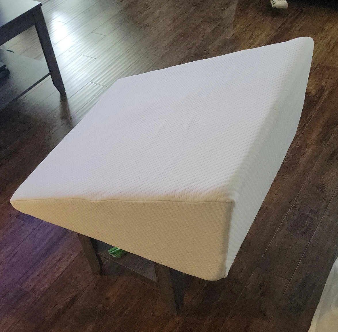 White Bed Wedge Pillow