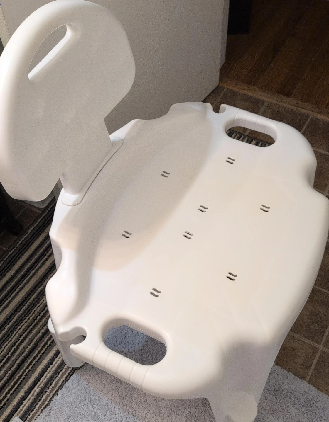 Lge White Shower /lge tub Chair with adjustable Legs & Backrest