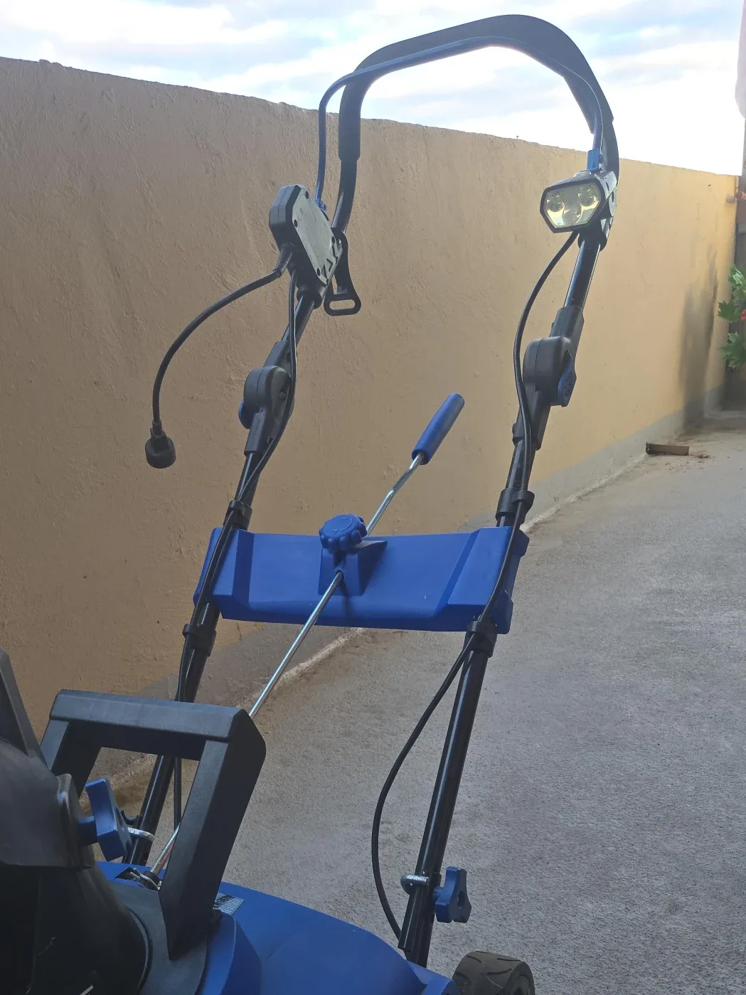 Snow Joe Electric Snow Shovel