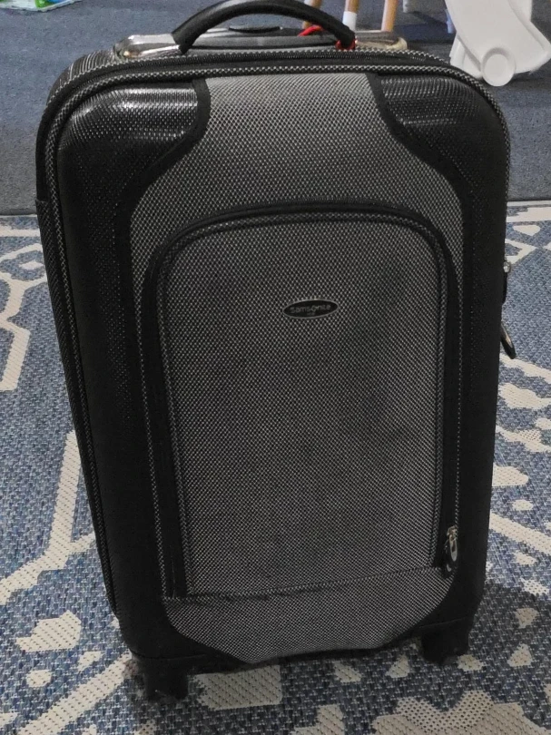 Samsonite Rolling Suitcase - Carry-On Size