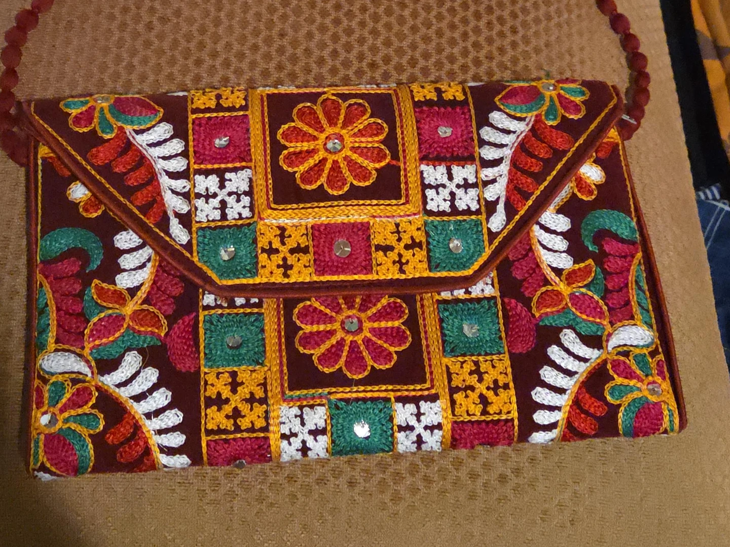 Embroidered tradional Indian Purse thumbnail