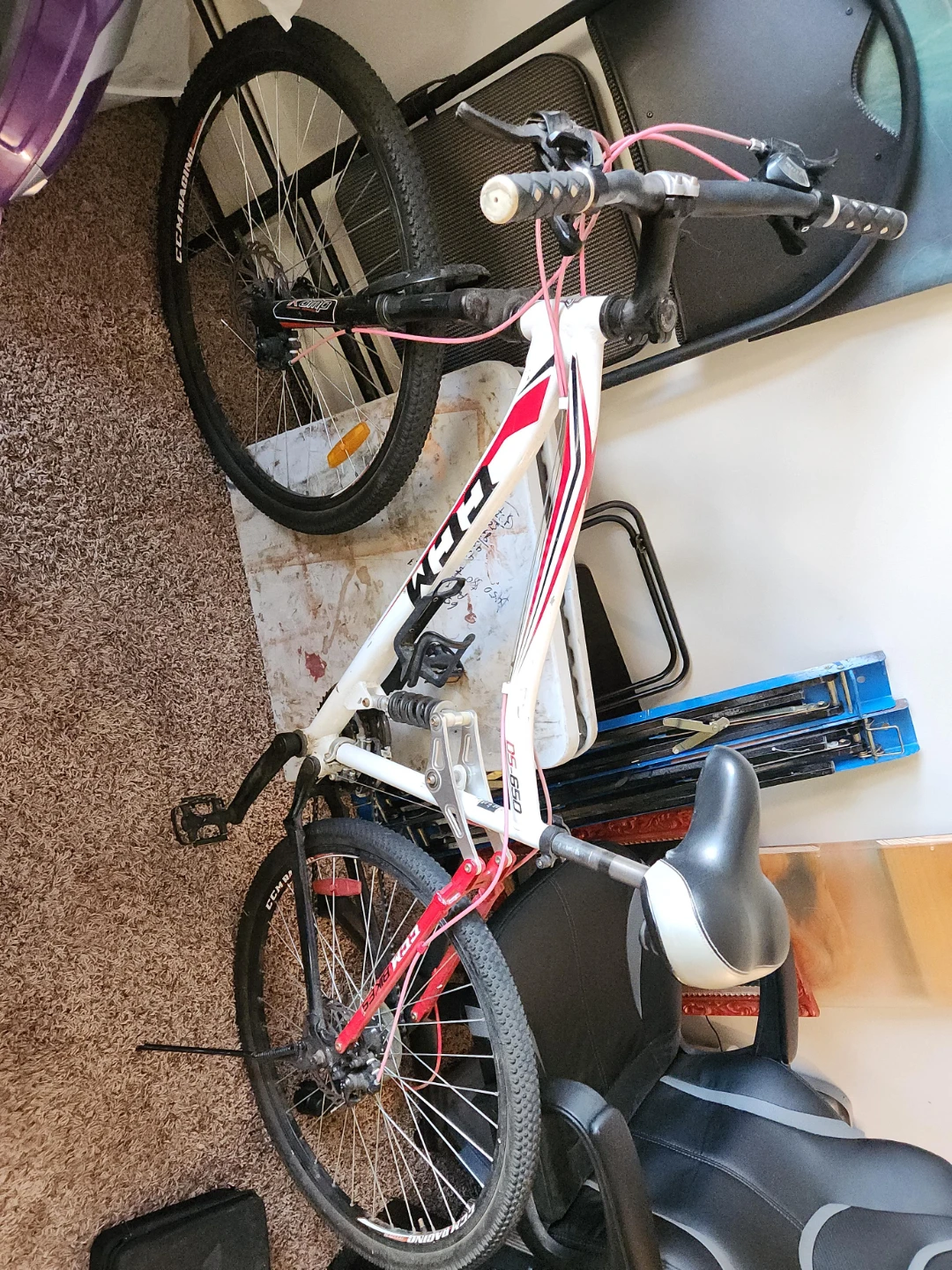 CCM DS-650 Mountain Bike thumbnail