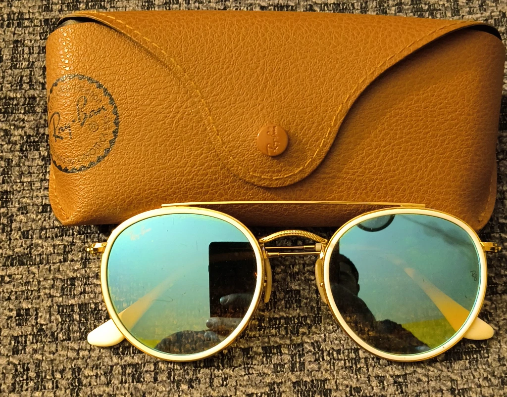 Ray-Ban Sunglasses with Case