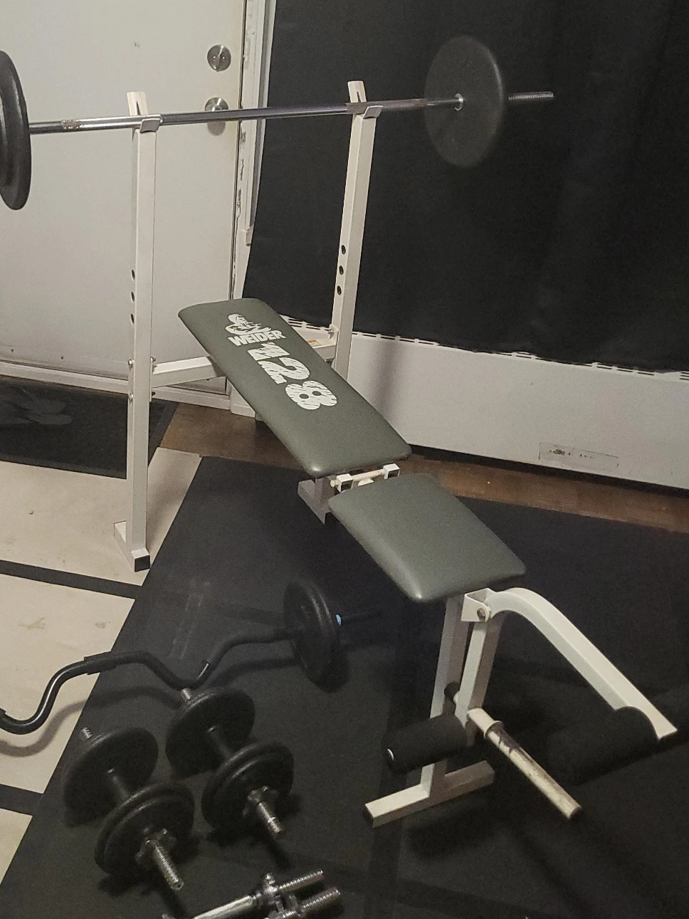 Weider 128 Weight Bench with Weight lifting set
