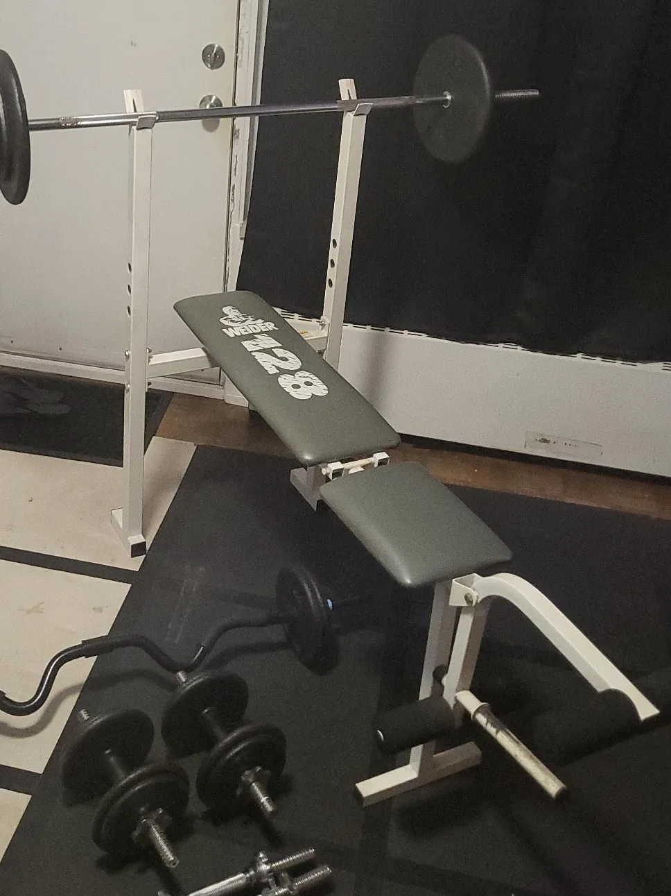 Weider 128 Weight Bench with Weight lifting set