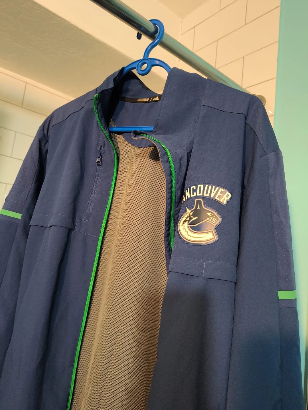 Adidas Vancouver Canucks Jacket - Size L
