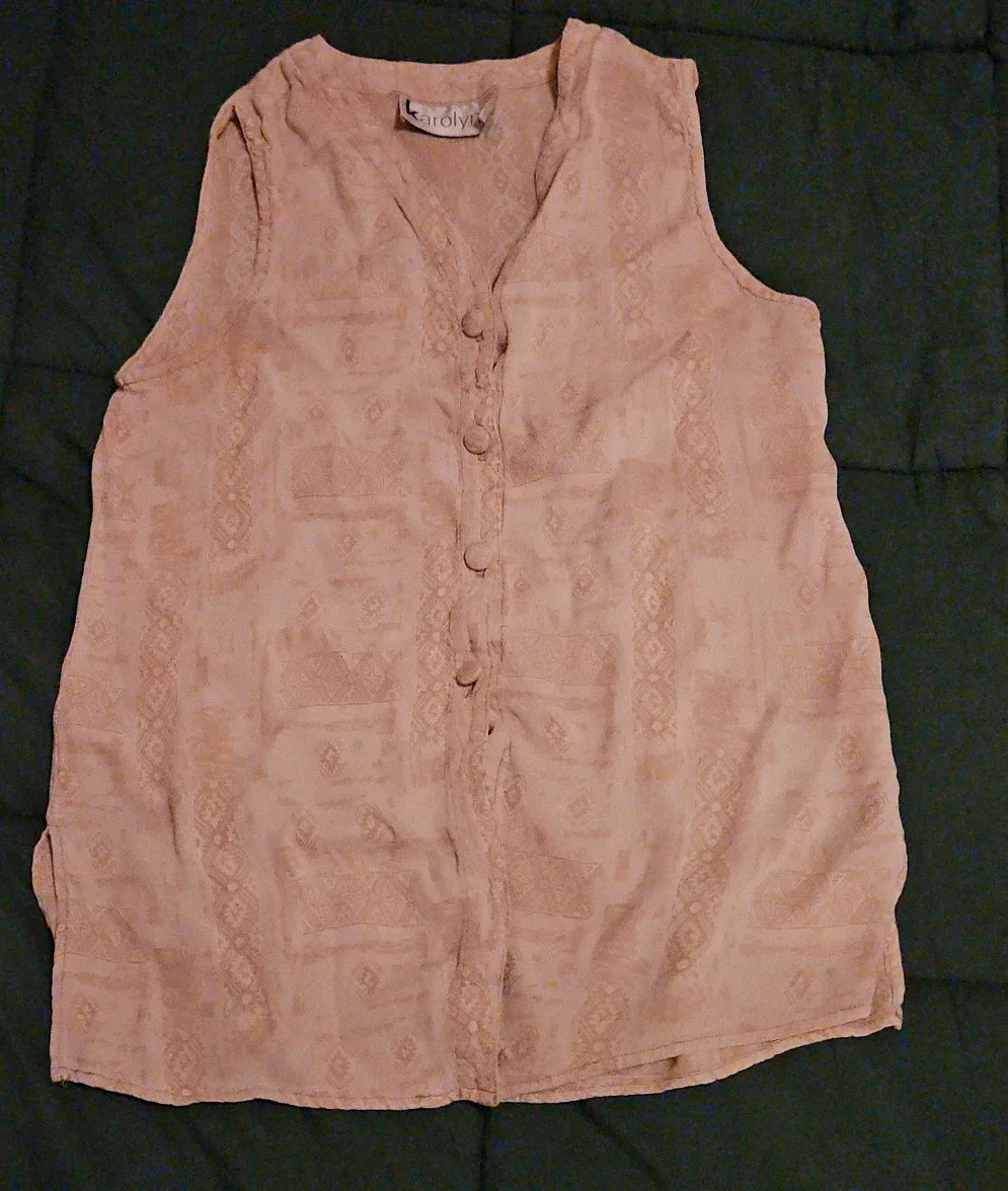 Carolyn Taylor Sleeveless Button-Up Top