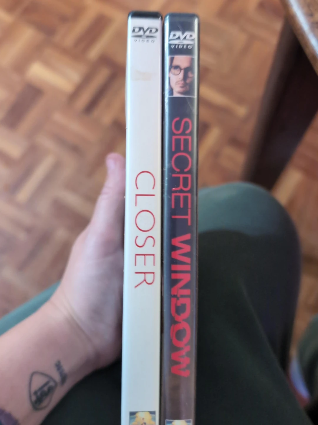 DVD Movies: Closer & Secret Window image indicator(1)