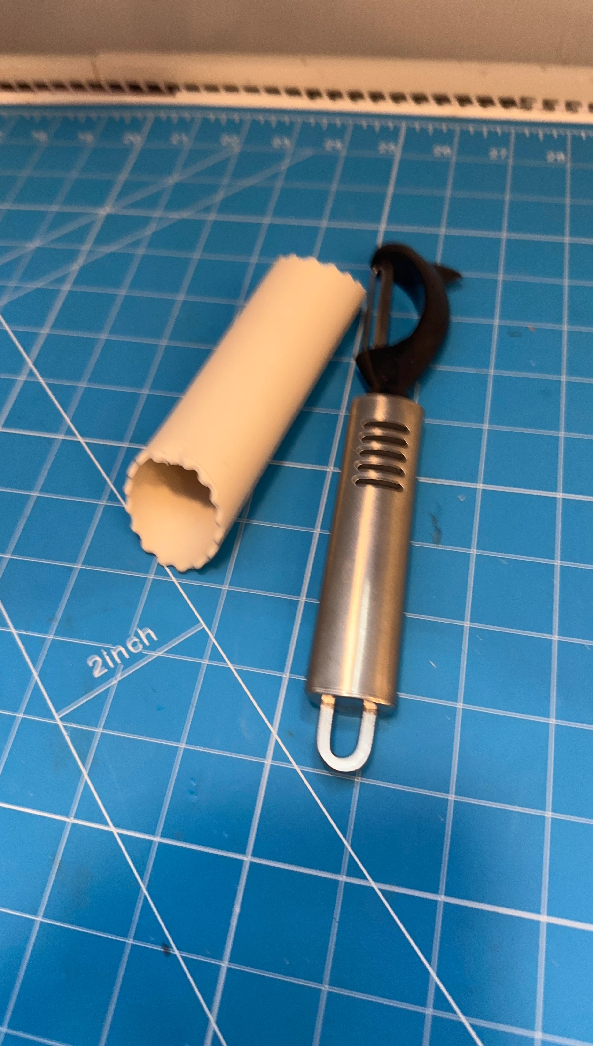 Vegetable Peeler with Cover