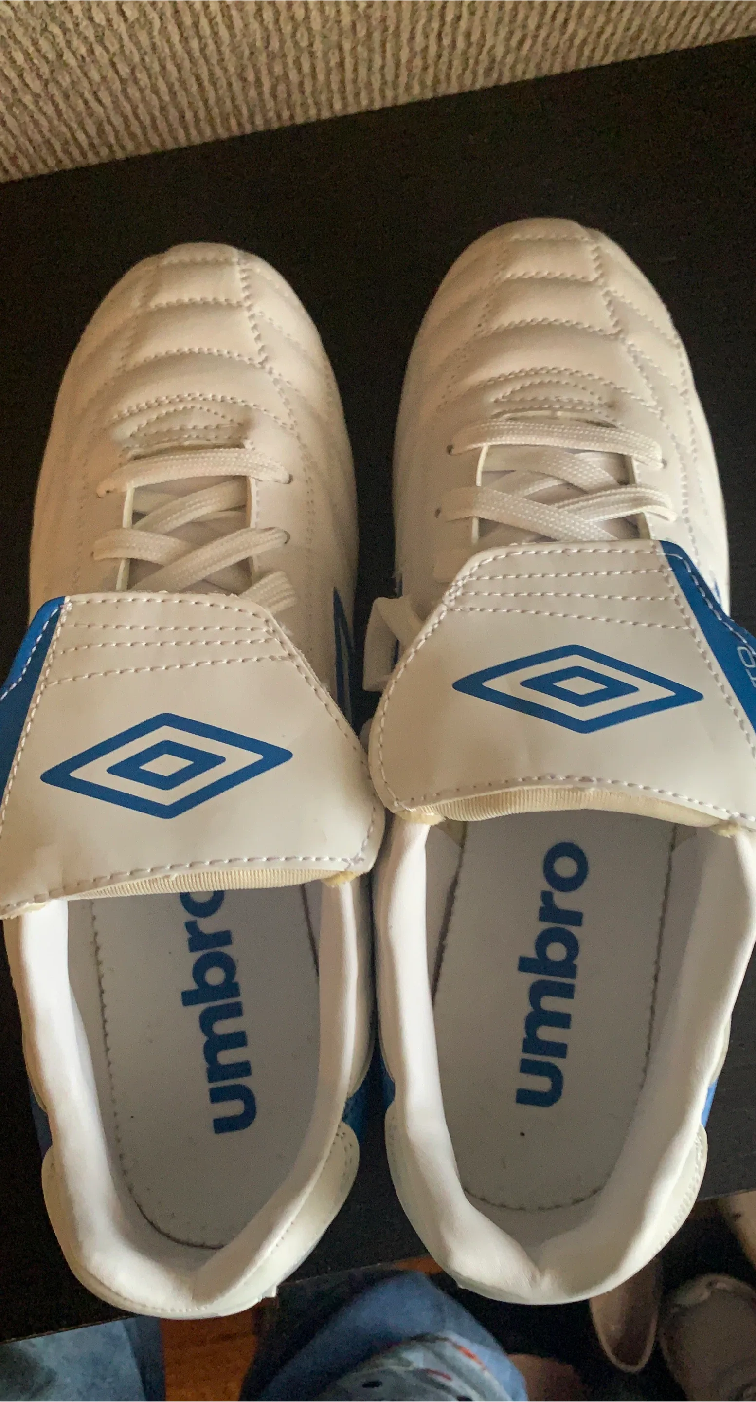 Umbro Soccer Cleats - White & Blue