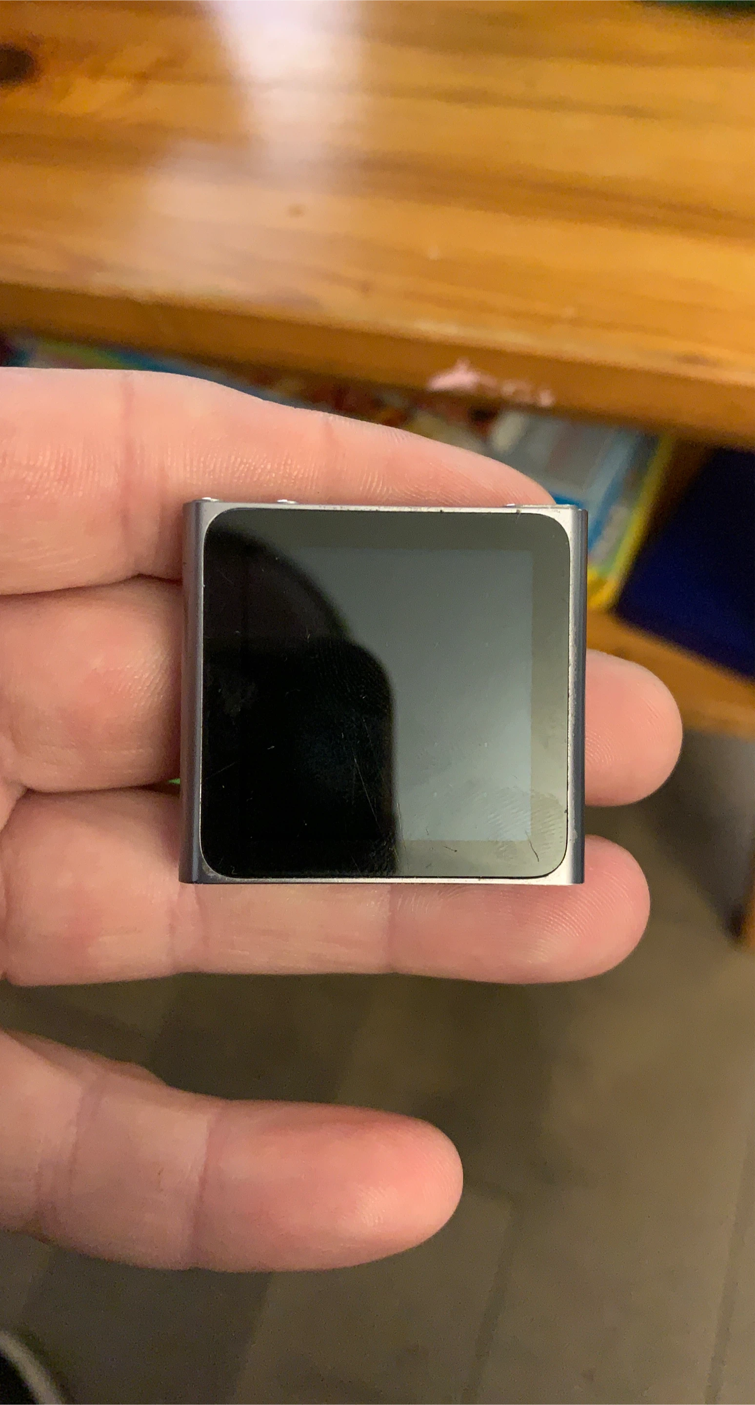 iPod Shuffle - Silver