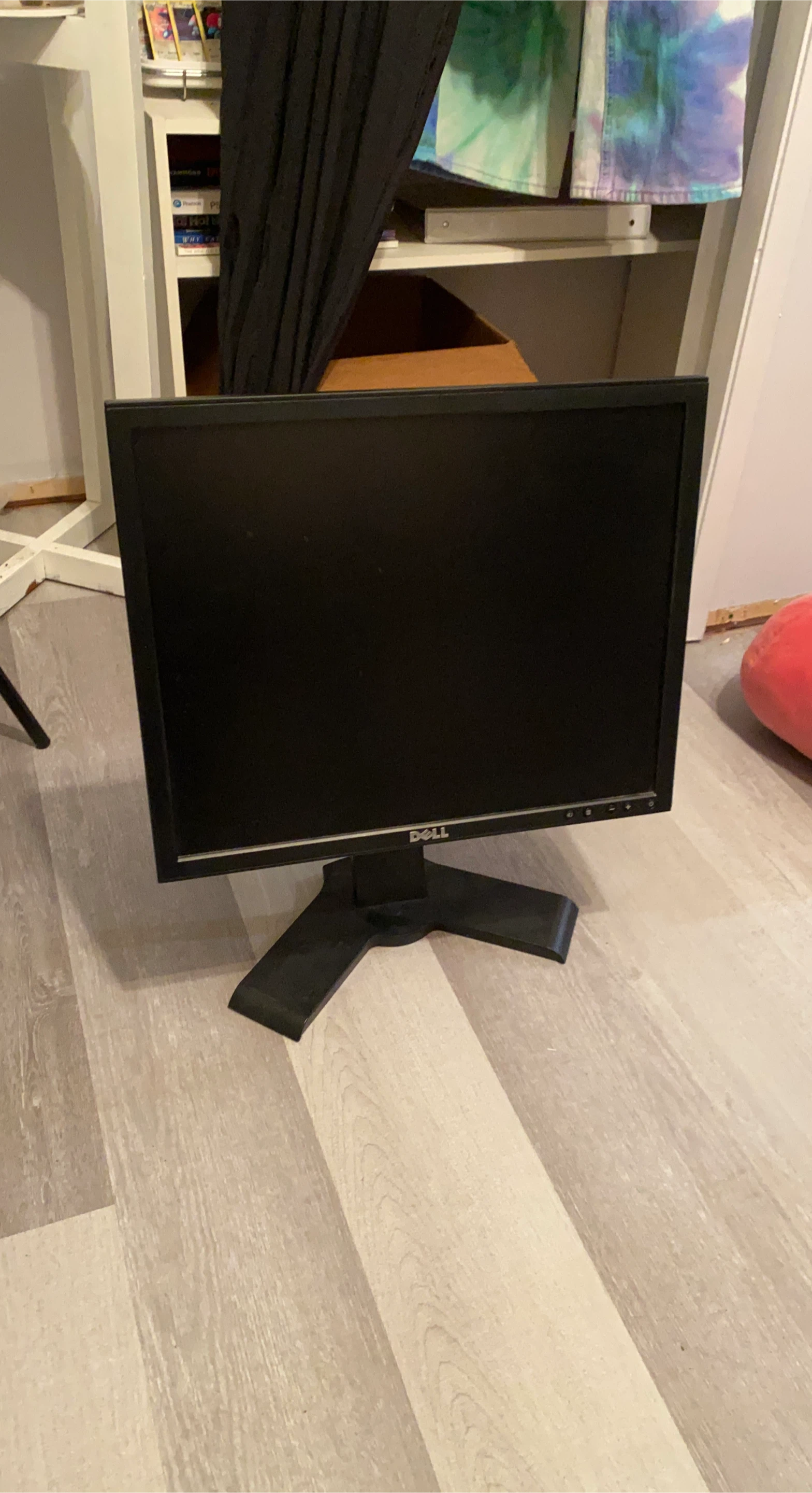 Dell Monitor - 4:3 aspect ratio